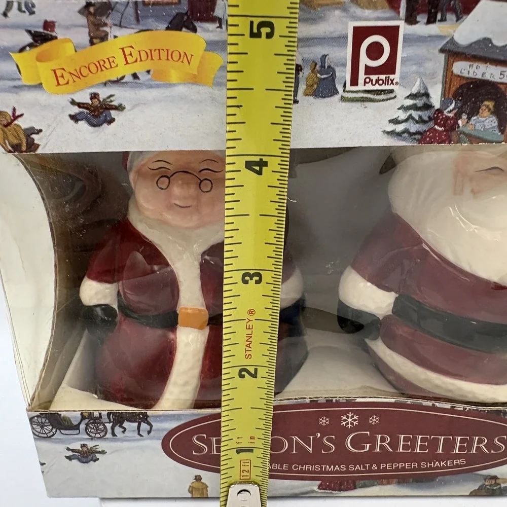 Santa And Mrs. Claus Salt And Pepper Shakers 2001 Vintage NIB Publix